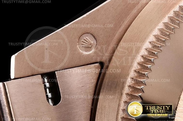 1202 RDD0223A – DayDate 36mm Packable 702